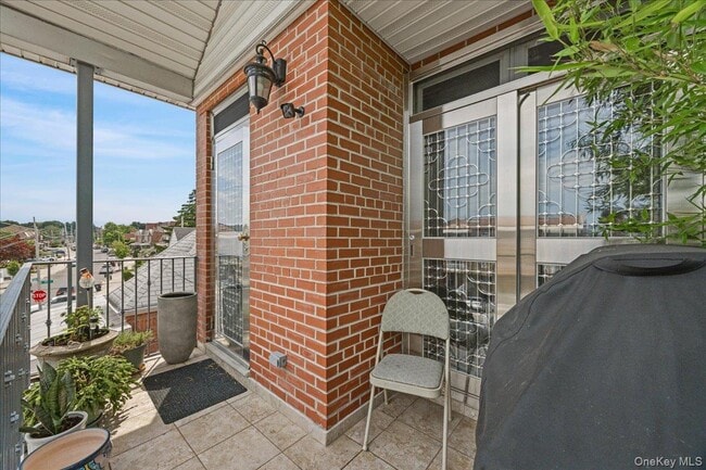 Building Photo - 70-18 Calamus Ave