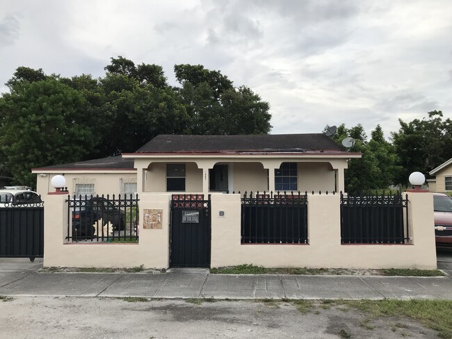 Primary Photo - 1065 NW 140th St