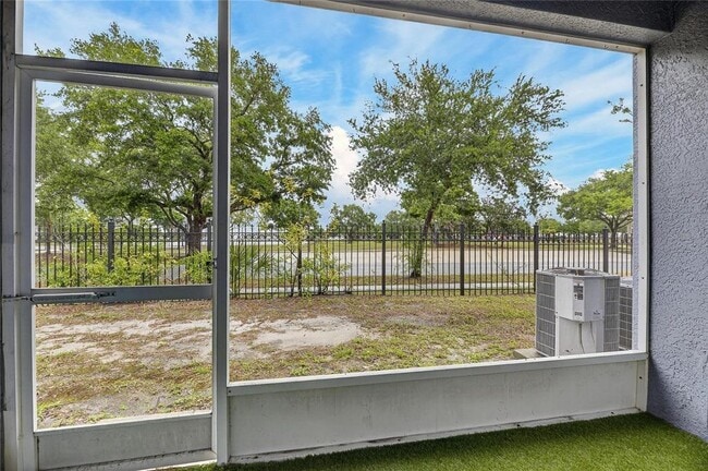 Building Photo - 13123 Kings Crossing Dr