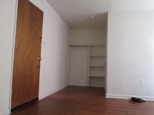 Building Photo - 3412 Spring Garden St