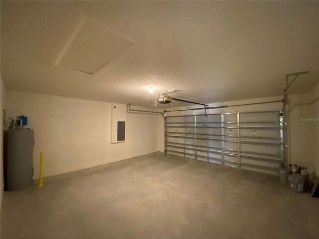 Building Photo - 661 W Twisted Oaks Dr