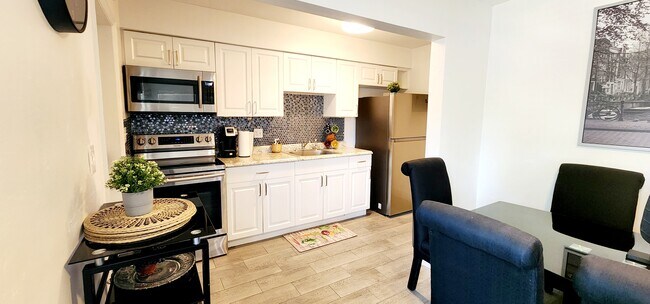 Building Photo - 1901 Wiley St