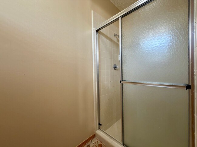 Building Photo - Gorgeous Brick Home for Rent! - 3 Bedroom, 2 Bath, 2 Car garage - 1,797 sf