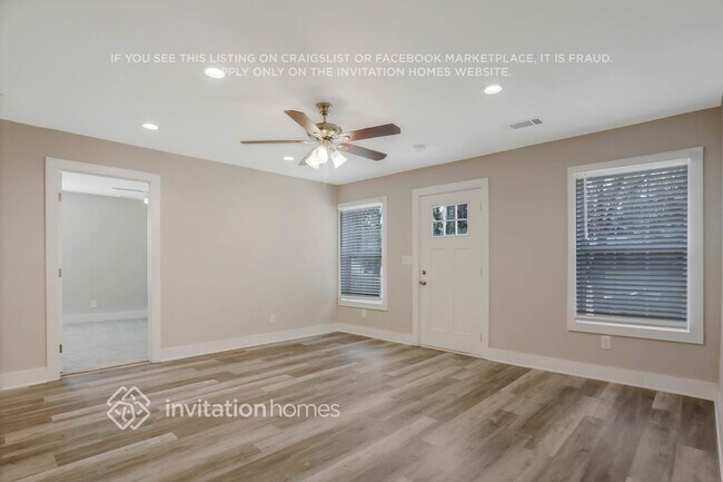 Building Photo - 212 Glenrose Cir SW