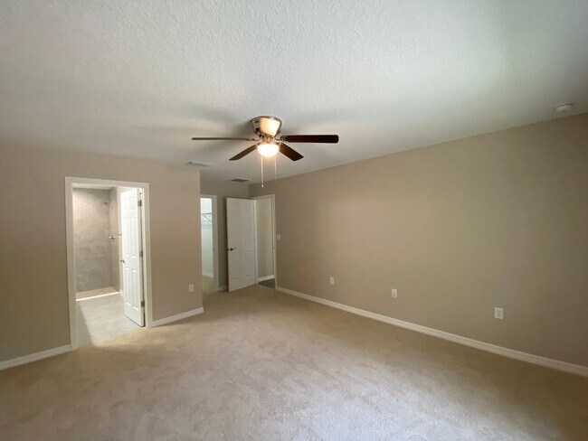 Building Photo - Custom Home - Desirable SW Dunnellon Neighborhood 3/2/2  Won't Last