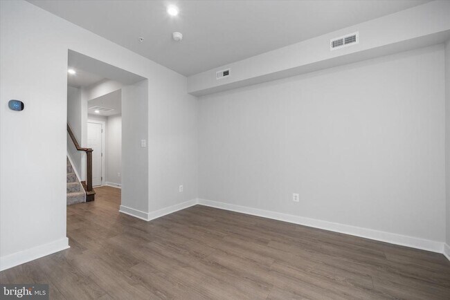 Building Photo - 42530 Invergordon Ter