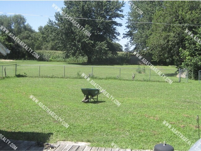 Building Photo - 1508 N 1732 Rd