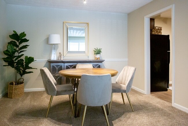 Interior Photo - Kinstone River