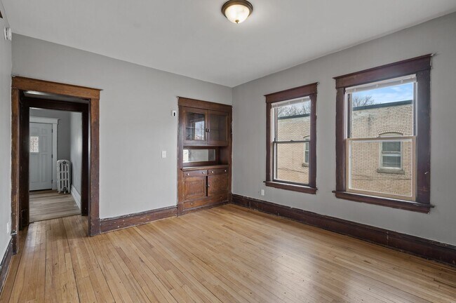 Building Photo - 203 Grotto St N