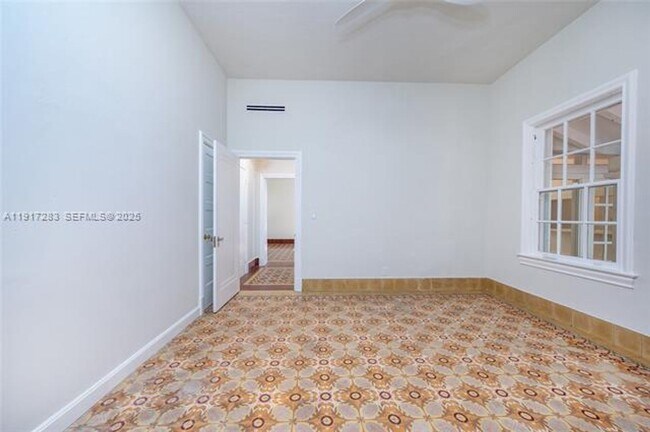 Building Photo - 3240 Morris Ln