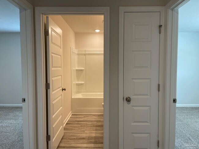 Building Photo - 8665 Pathstone Blvd