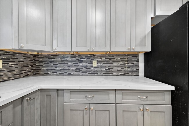 Building Photo - 22151 Birch Valley Dr