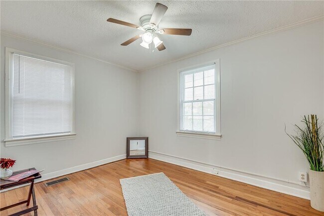 Building Photo - 388 Ashley Ave NE