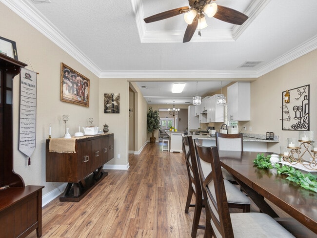 Building Photo - 1826 W French Pl