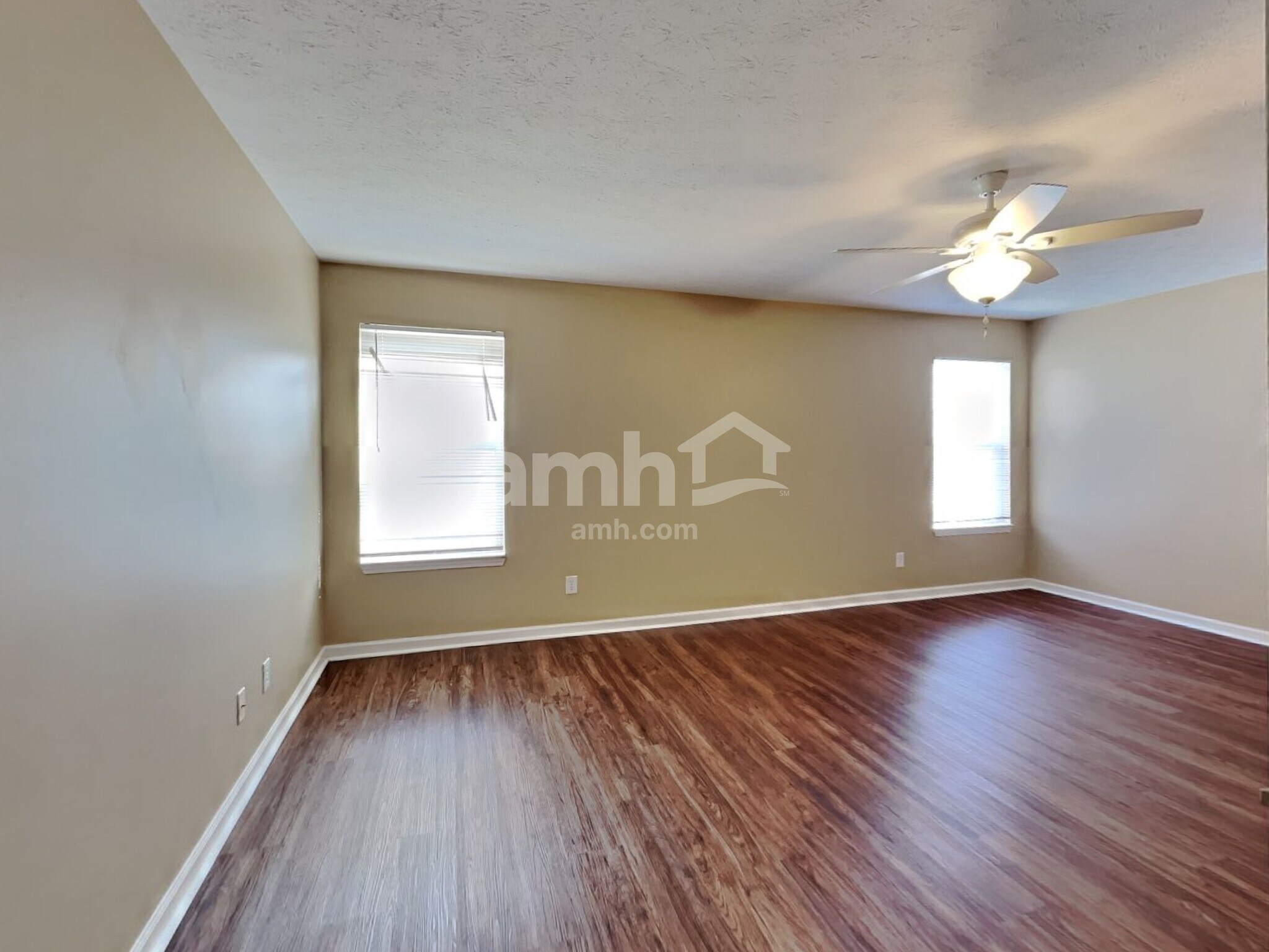 Building Photo - 1349 Oak Lake Ln