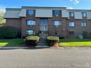 Building Photo - 3 Hallmark Gdns