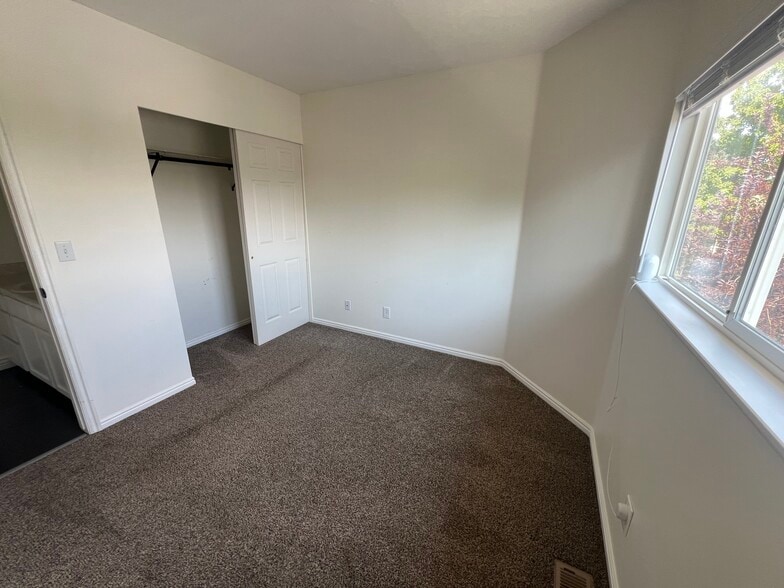 Building Photo - 4712 W Italian St