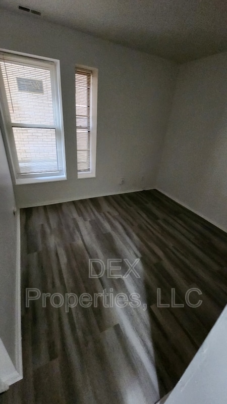 Building Photo - 1320 Academy Ave
