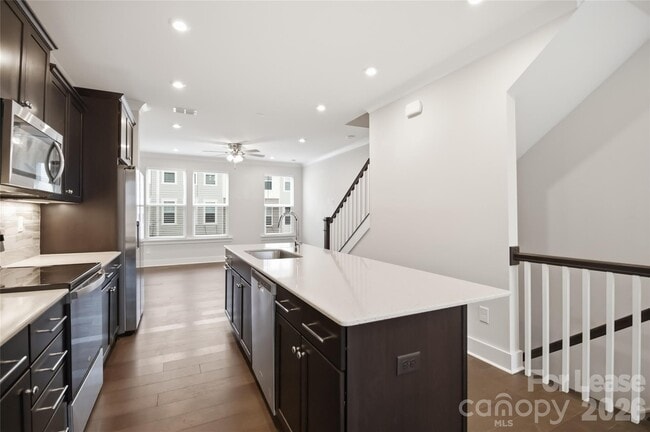 Building Photo - 3011 Citizens Ln