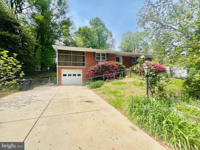 Building Photo - 1117 Centennial Dr