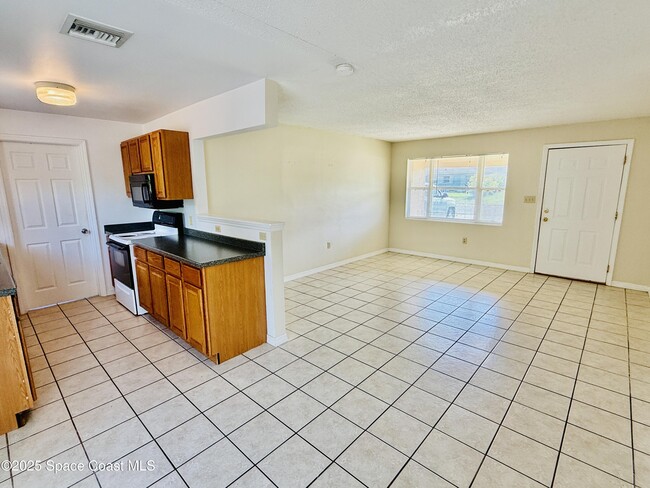 Building Photo - 2245 Dolphin Rd