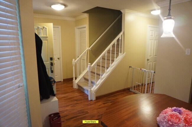 Building Photo - 10 Carlyle Ct