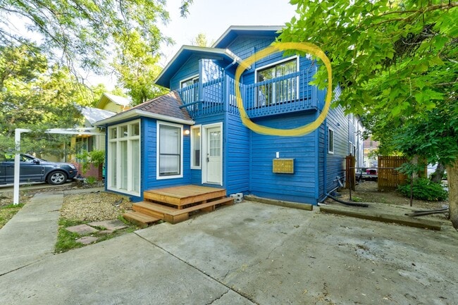 Building Photo - 2005 Goss St