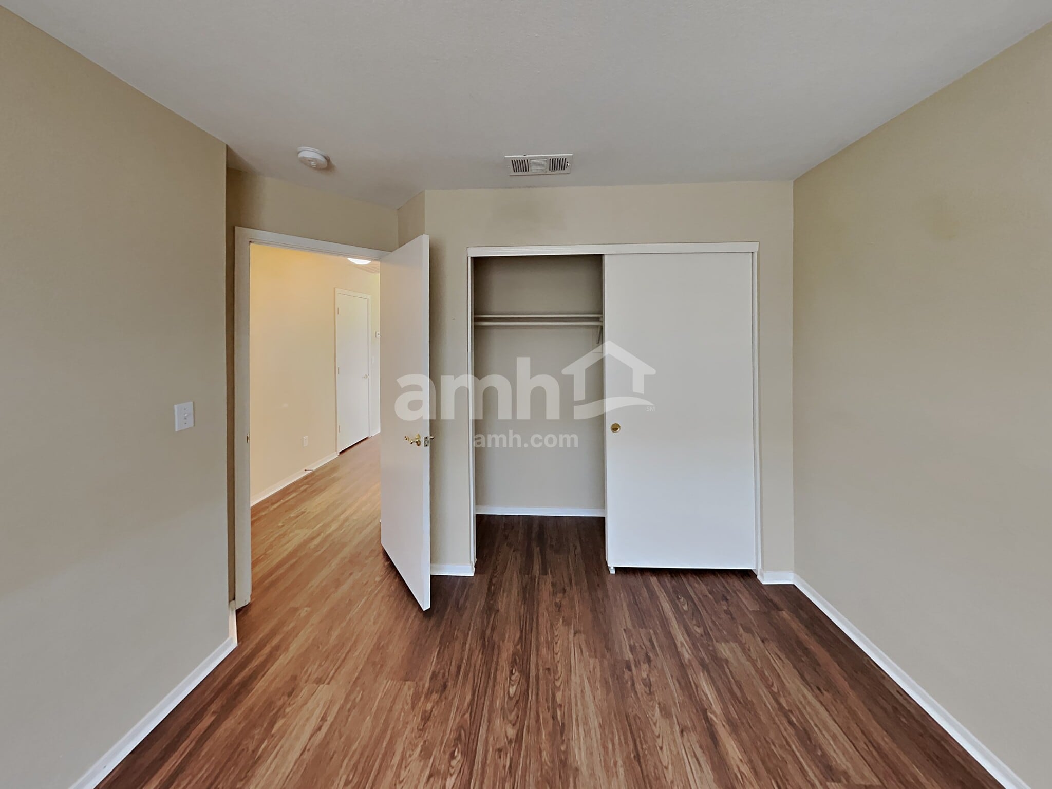 Building Photo - 909 Hornbeak Ct