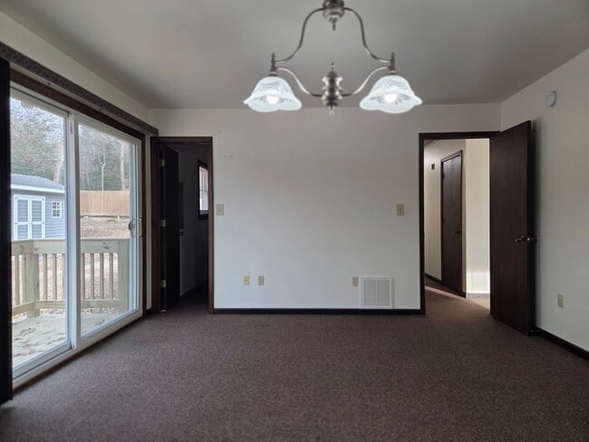 Building Photo - Quiet country rancher on large, secluded lot right at Route 1 and 288