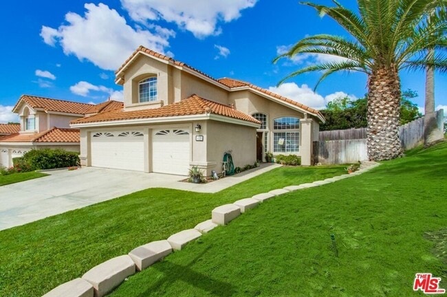 Building Photo - Fallbrook 3 Bedroom plus