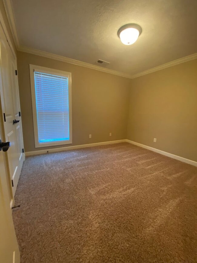 Building Photo - 64 Jeremiah Dr