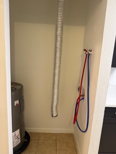 Stackable Washer-Dryer Hookup - 3961 SE 18th Ave