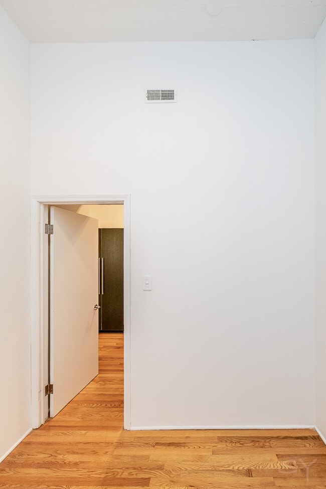 Building Photo - 1021 S State St