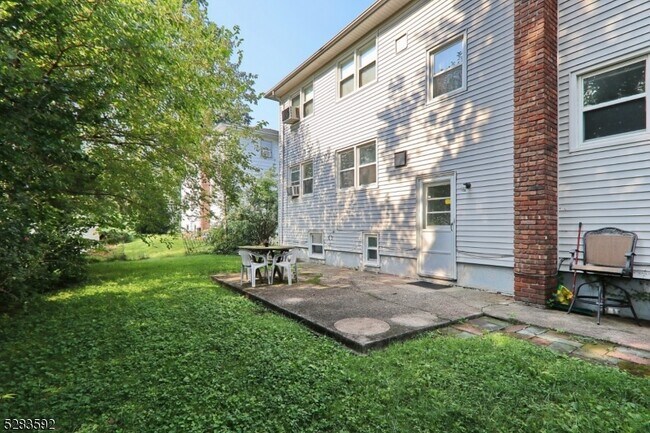 Building Photo - 726 Gates Terrace