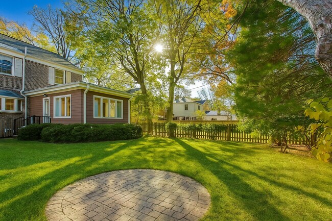 Building Photo - 1227 16th St