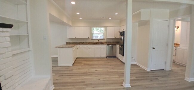 Building Photo - Beautiful 3 beds 2 baths in Grand Prairie!