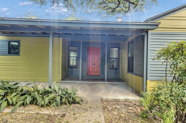 Building Photo - 1321 Bonham Terrace