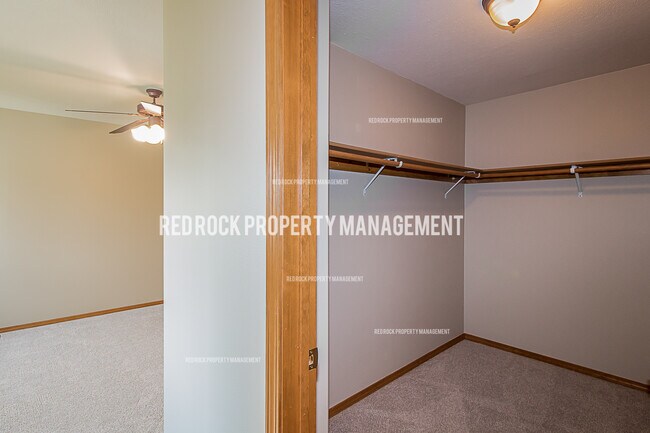 Building Photo - 7005 N Joanna Dr
