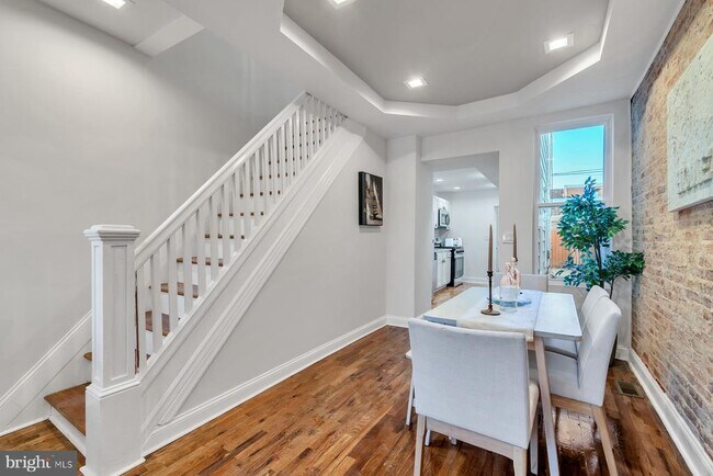 Building Photo - 3405 Claremont St