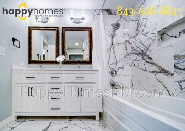 Building Photo - 2011 N Hwy 17