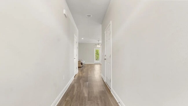 Building Photo - Santa Rosa 3 bedroom