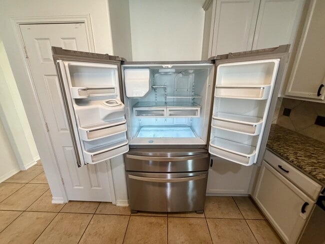 Building Photo - 26922 Henson Falls Dr