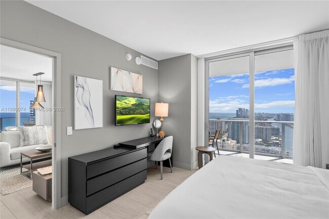 Building Photo - 4010 S Ocean Dr