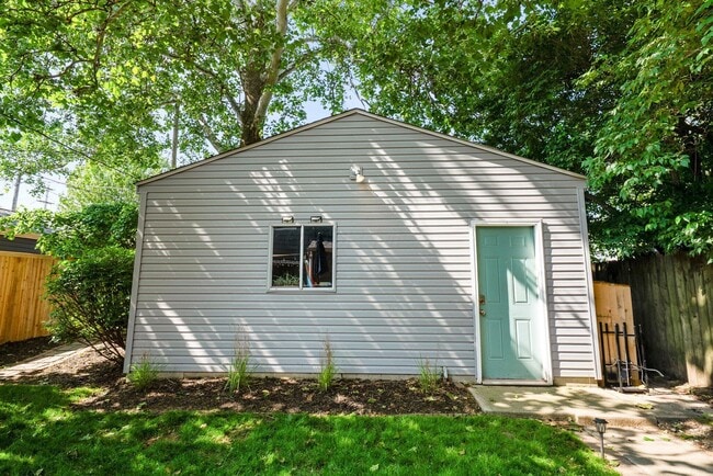 Building Photo - 472 Tibet Rd