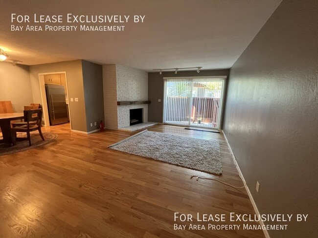 Building Photo - Pet-friendly, ground floor 2BR/2BA condo n...