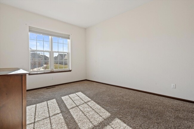 Building Photo - N42W22770 Beacon Ct