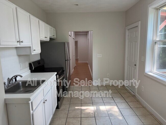 Building Photo - 85 Groveland St