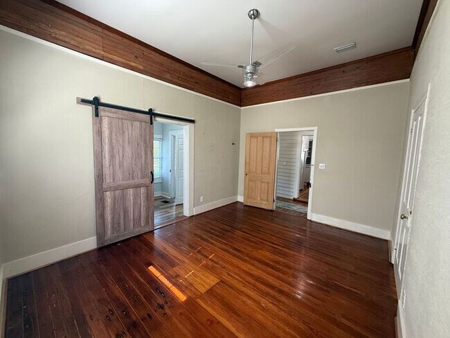 Building Photo - Pensacola - East Hill / Downtown - 4 bedro...