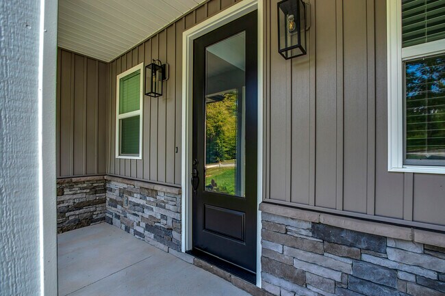 Building Photo - 310 Dudala Way