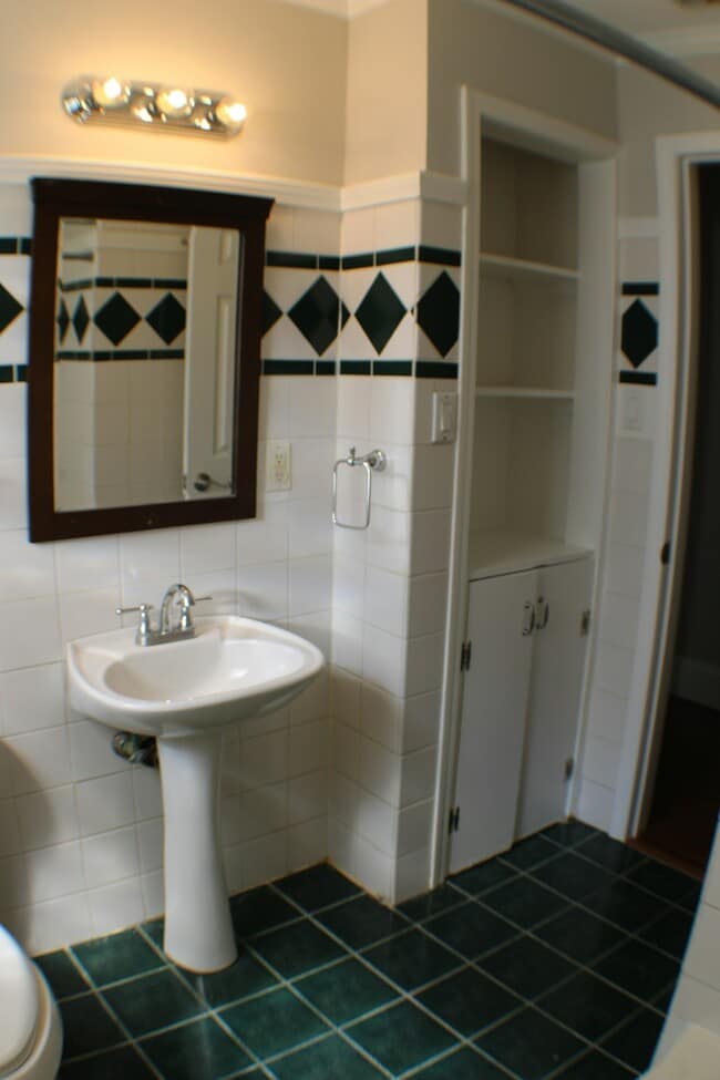 Building Photo - 1313 Casa Vale Dr